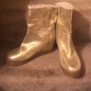 JUICY COUTURE! GOLD LAME’ SHORT LEATHER BOOTS